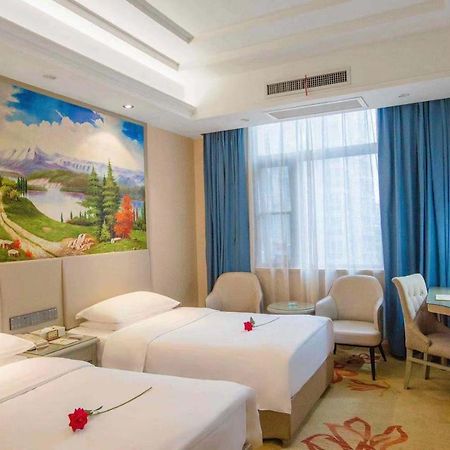 Vienna Hotel Nanyang People Road Esterno foto