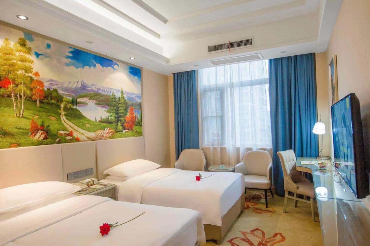 Vienna Hotel Nanyang People Road Esterno foto