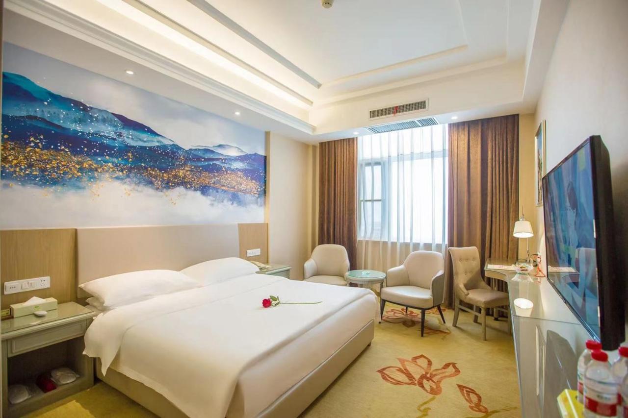 Vienna Hotel Nanyang People Road Esterno foto