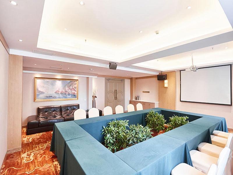 Vienna Hotel Nanyang People Road Esterno foto